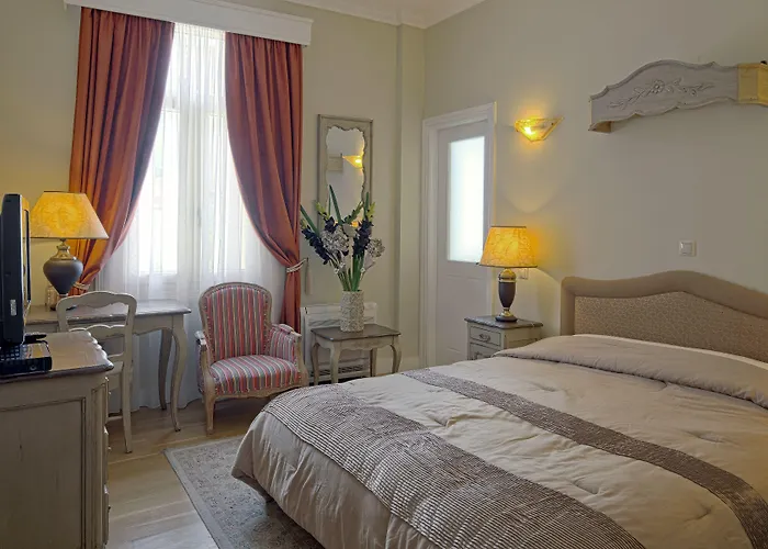 מלון Boschetto 4*